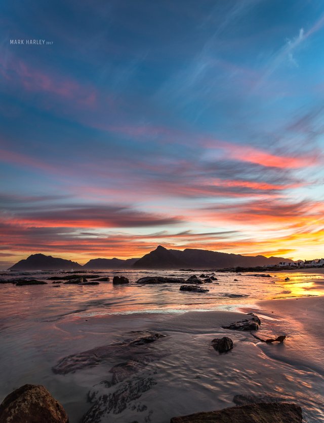 IMG_9902-HDR-Pano-red-sky-in-morn-sig.jpg