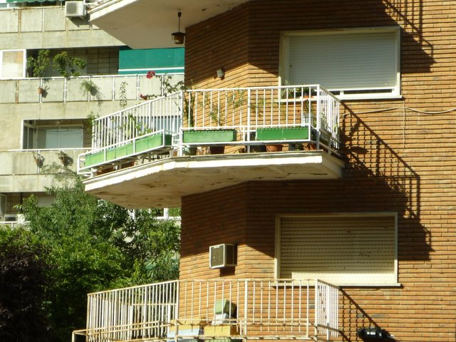 balcony-347624_1920.jpg