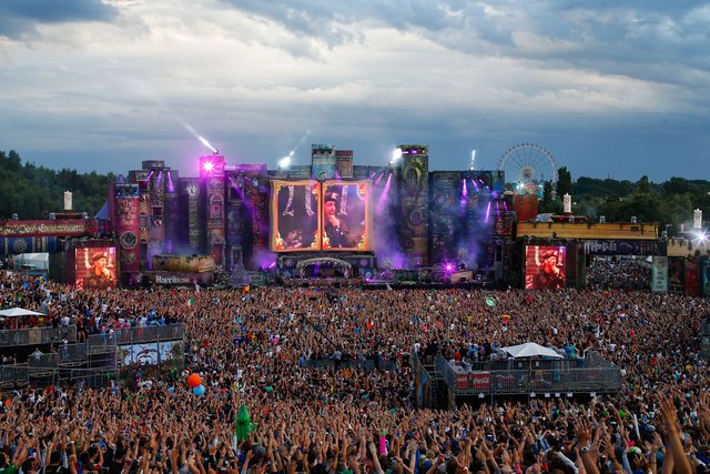 tomorrowland2012.jpg