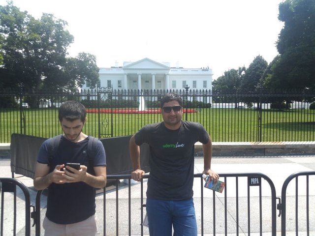 abdul-wali-in-white-house-usa.jpg