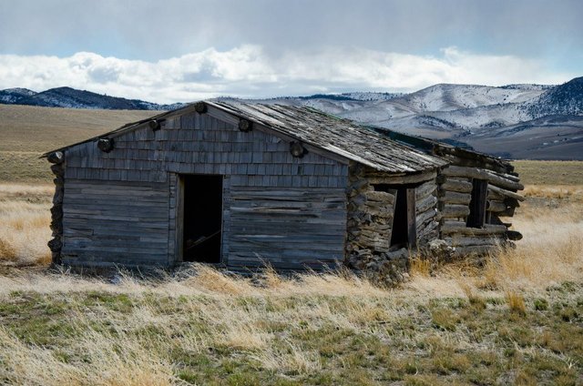 abandoned prarie house.jpg