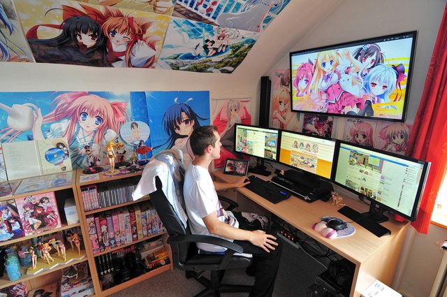 Japanese Fans Reveal How They Watch Anime