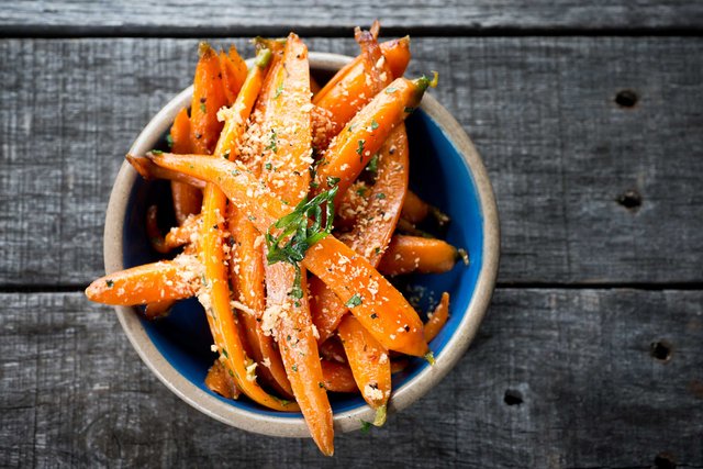 18-foods-prevent-cancer-carrots.jpg