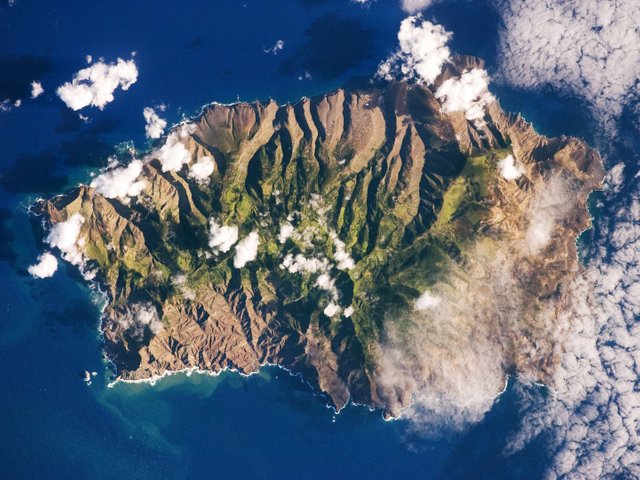 Saint_Helena_Island.jpg