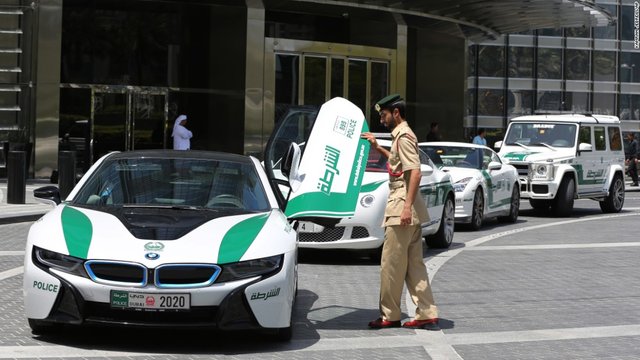 170322093948-01-dubai-police-supercars-super-169.jpg