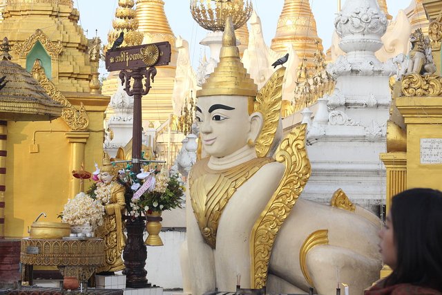 1280px-Human-Lion_Sculpture_at_Shwedagon_Pagoda.JPG