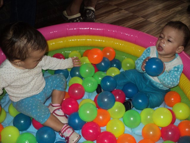 piscina de pelotas pequeña