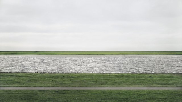 Andreas-Gursky-Rhein-II.jpg