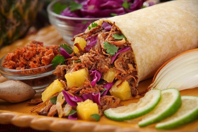 grilled-pineapple-pork-burrito-2944562_960_720.jpg