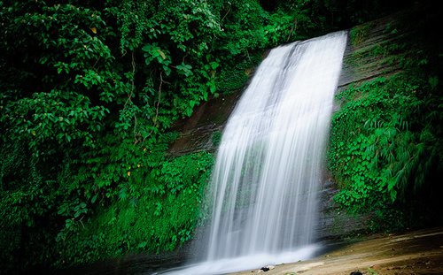 Shitakundo waterfall.jpg