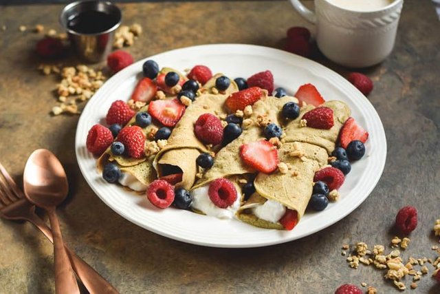 Vanilla Oat Flour Protein Crepes + Berries (2).jpg