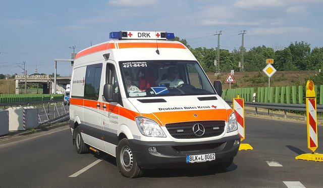 ambulance-2920909_1920.jpg