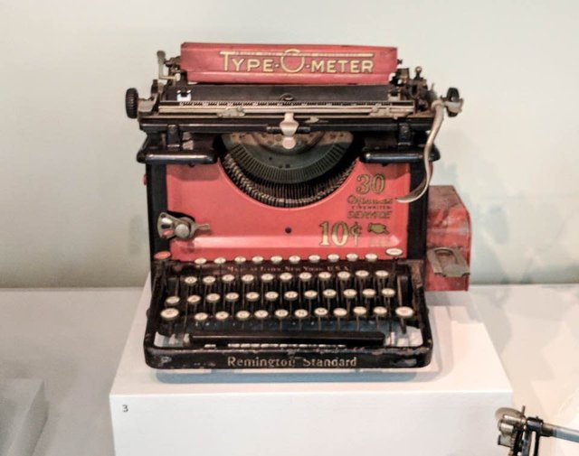 coin operated typewritter 1927.jpg