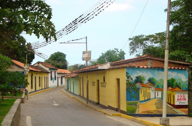 3 Entrada al Casco Colonial Choroni.jpg