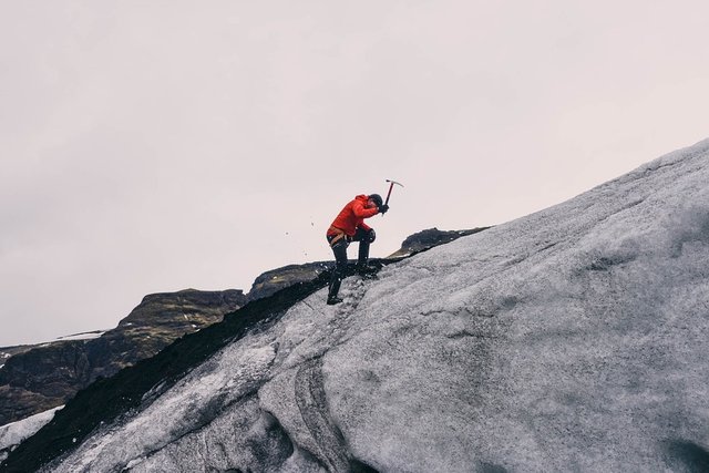 mountain-climbing-Free-Photos.jpg
