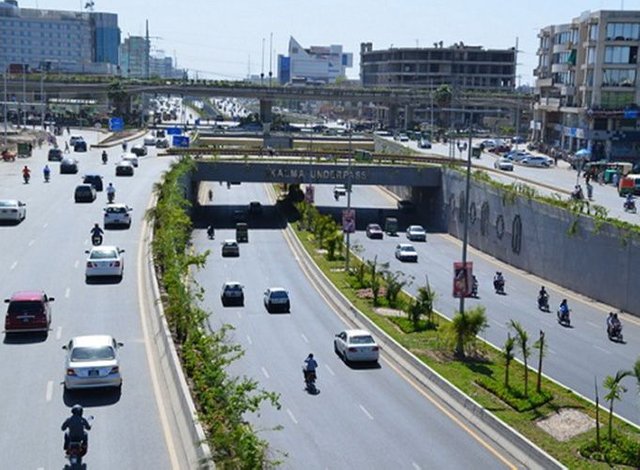 gulberg-lahore-kalma-chowk.jpg