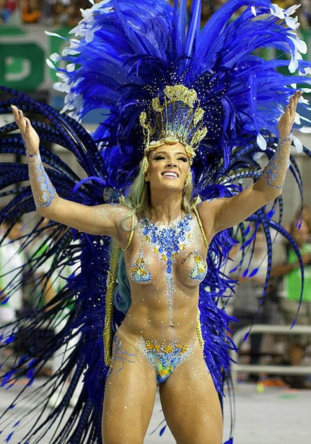 Juju Salimeni on Rio Carnival.jpg