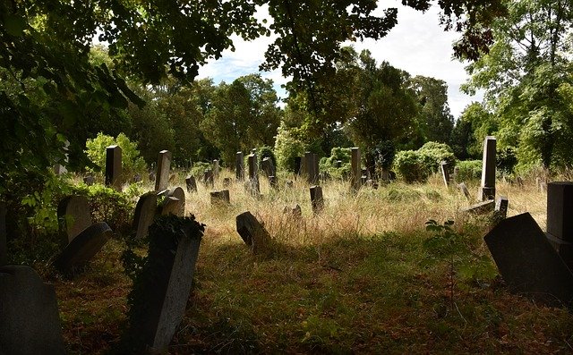 cemetery-1700014_640.jpg