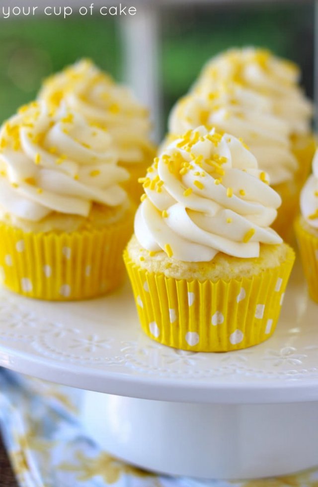 Lemon-Cream-Cheese-Cupcakes-670x1024.jpg