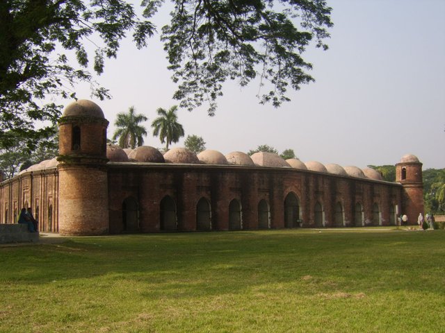 shat_gambuj_mosque__sixty_dome_mosque___bagerhat__bangladesh__4_.jpg