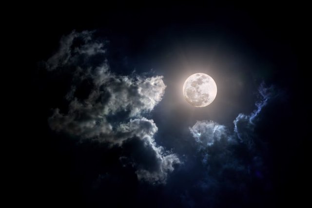 Moon-clouds-768x512.jpg