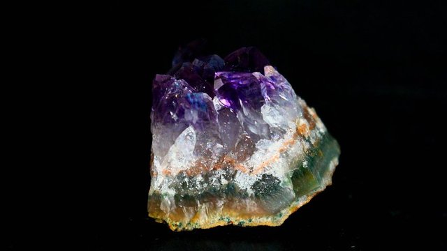 amethyst-1093457__480.jpg