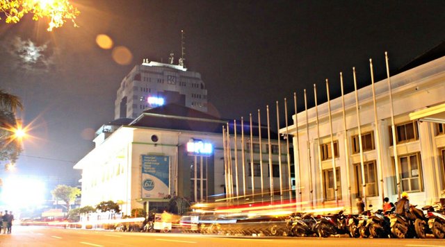 Gedung Merdeka Malam.jpg