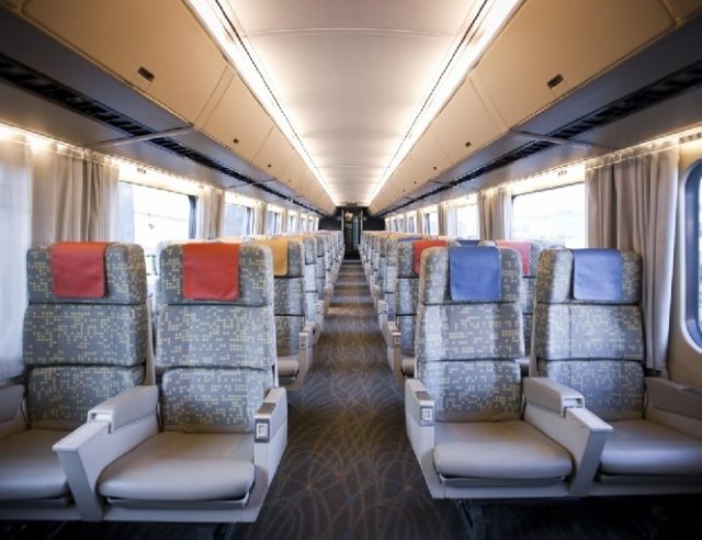 Via-Rail-Economy-Class-Car-650x500.jpg