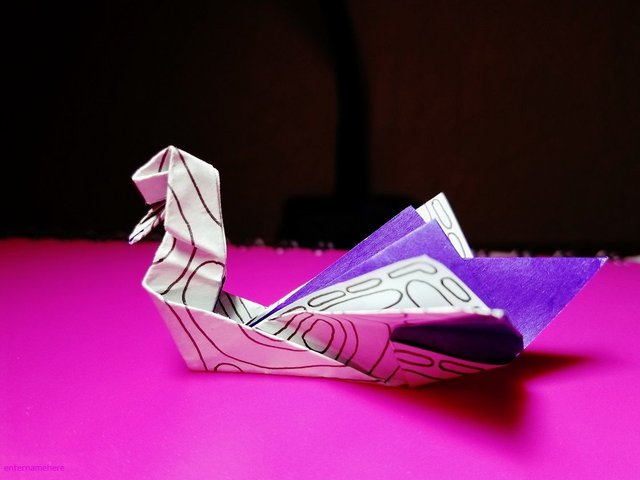 steemit-enternamehere-origami-journey-9-swans-purple-sideview.jpg