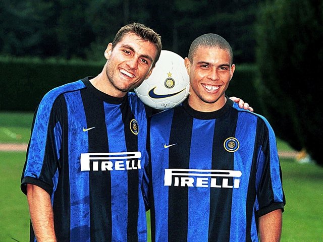 ronaldo-e-vieri.jpg