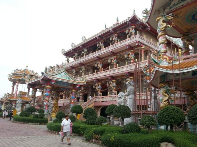 chinese shrine43.jpg