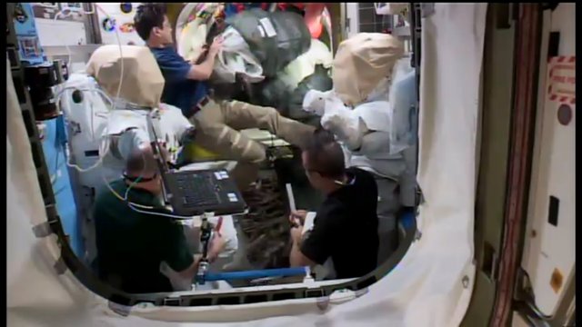 ISS_HD_Live-20180102_105626.jpg