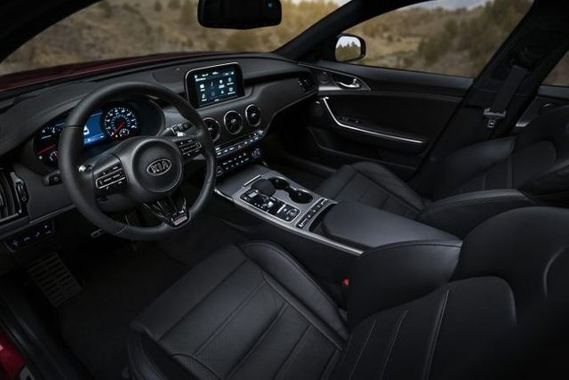 kia-stinger-interior-679x453.jpg