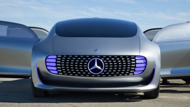 Mercedes-Benz-F015-Concept_01-640x360.jpg