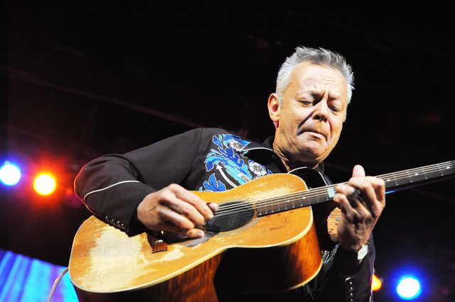 tommy emmanuel.jpg