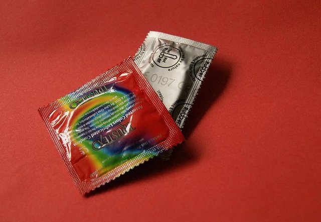 colourful-condoms-849409__480.jpg