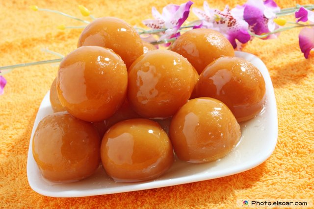 Indian-sweet-balls-called-gulab-jamun.jpg