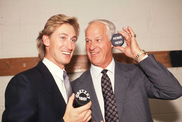 Howe-Gretzky.jpg