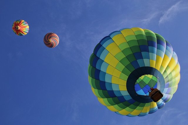 pixabay-hot-air-balloons-1984308_960_720.jpg