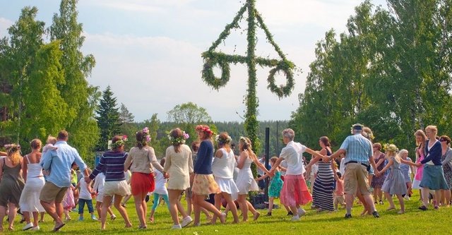 midsommar-i-roslagen-1.jpg