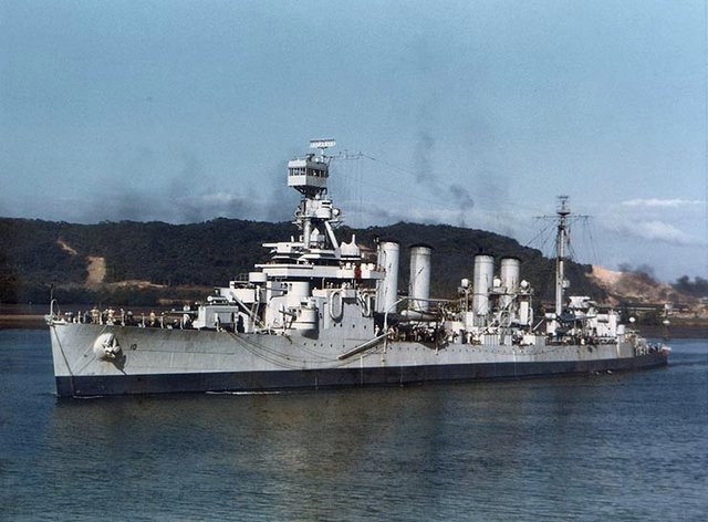 USS_Concord_(CL-10)_off_Balboa_1943.jpg