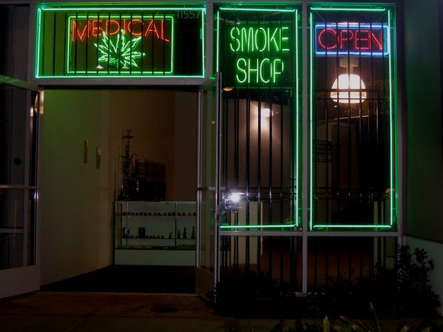 Medical-marijuana-shop.jpg