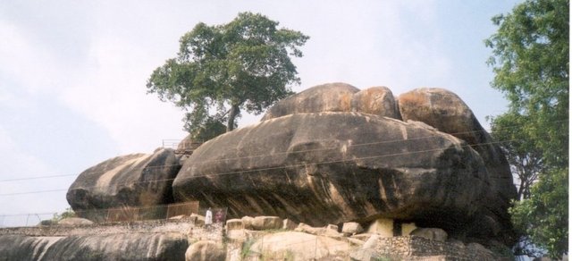 Olumo-Rock-985x450.jpg