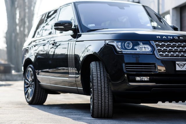 range-rover-2015664_960_720.jpg