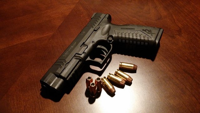 handgun-231696_960_720.jpg