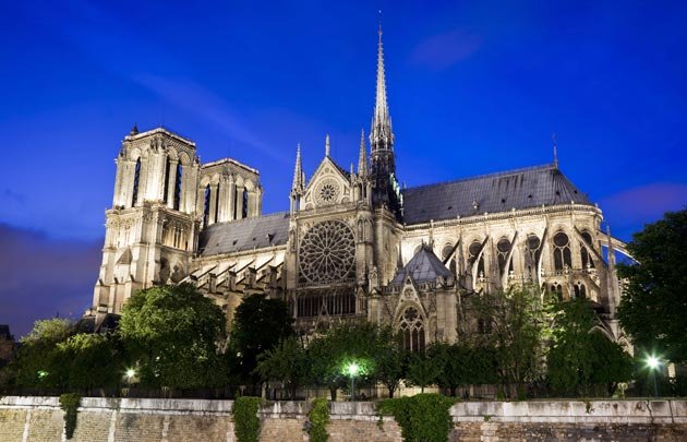 Cathedrale-Notre-Dame-nuit-630x405-C-Thinkstock.jpg