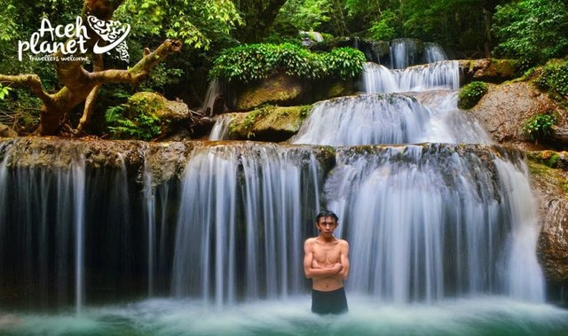 air+terjun+peucari_6_acehplanet.jpg