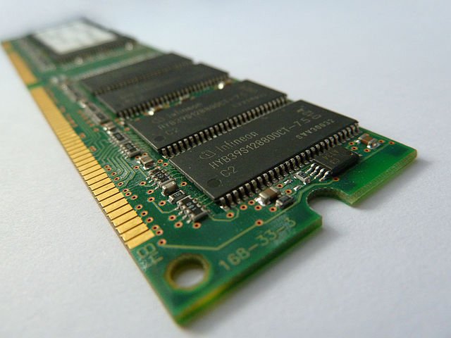 640px-Ram_chip.jpg