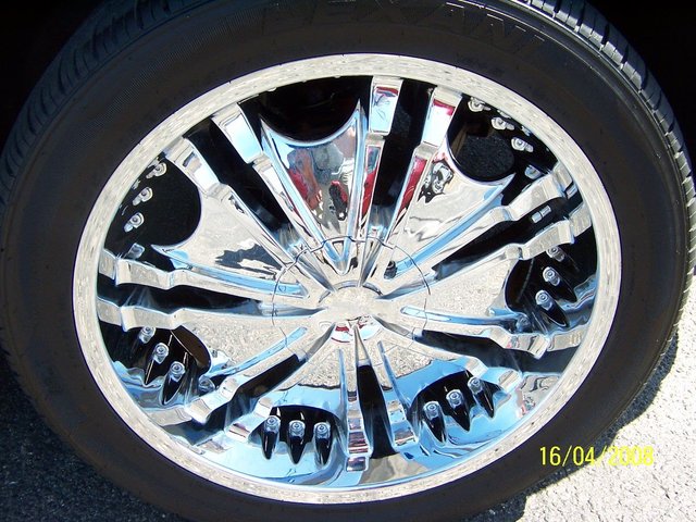 escalade wheel after.JPG