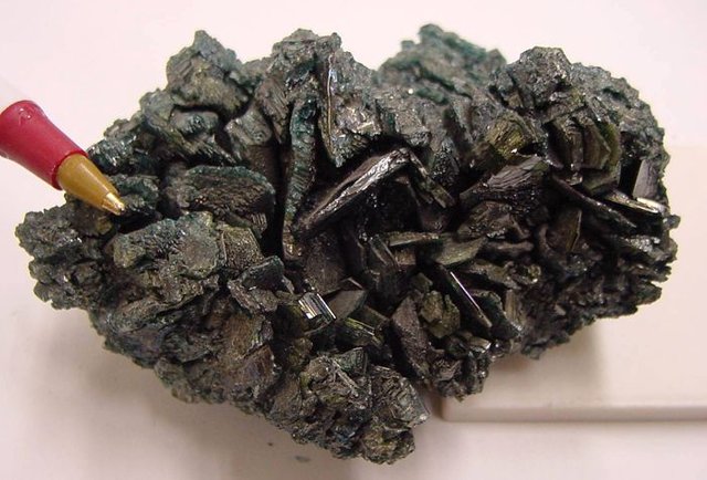Moissanite-USGS-20-1002a.jpg